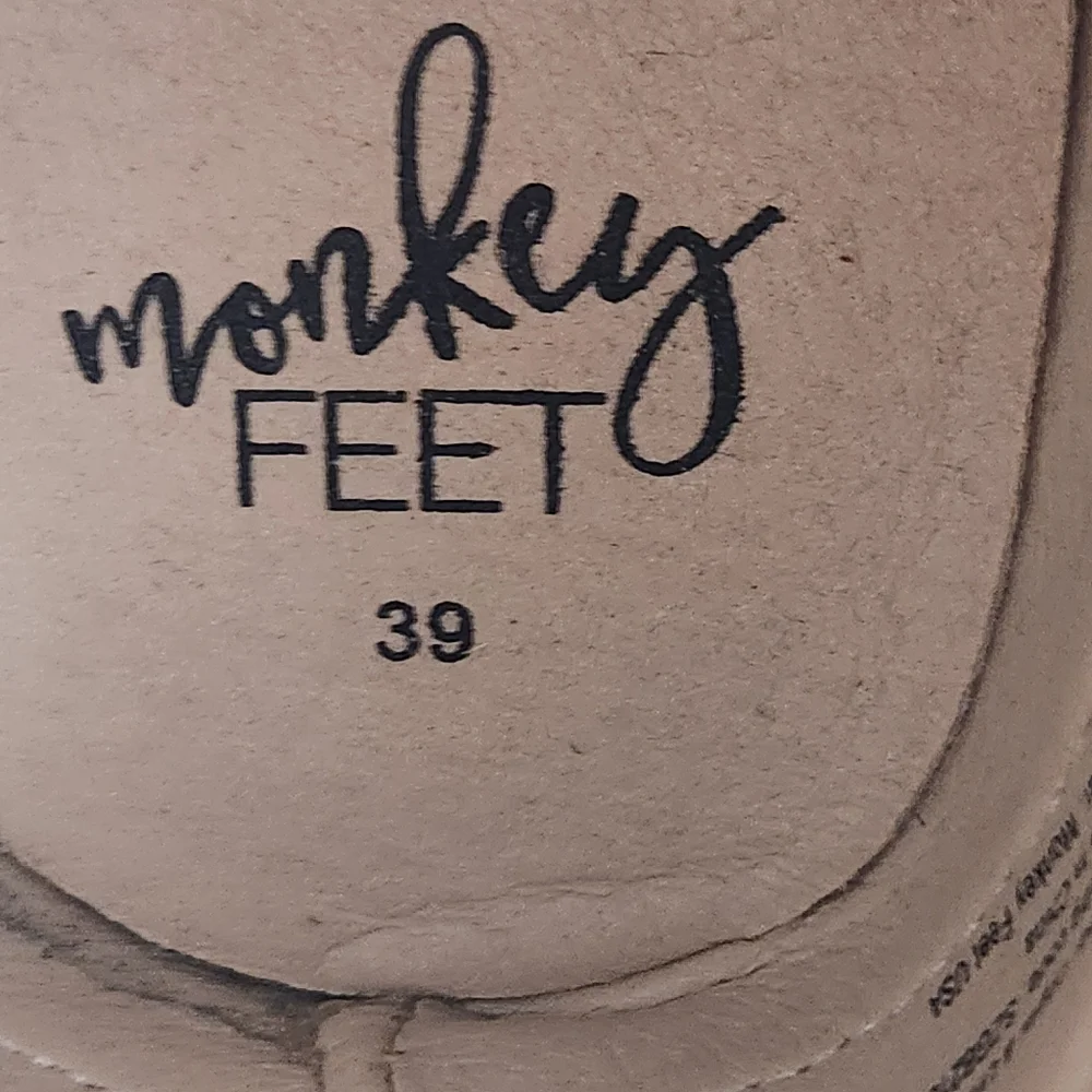 Monkey Feet Women's Animal Print Slip On Shoes Size 39‎ / 8.5
